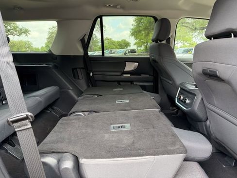 Used 2025 Ford Expedition Active AWD/4WD image 17