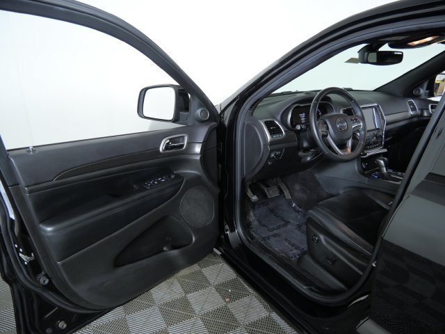 Used 2018 Jeep Grand Cherokee Altitude AWD/4WD image 17