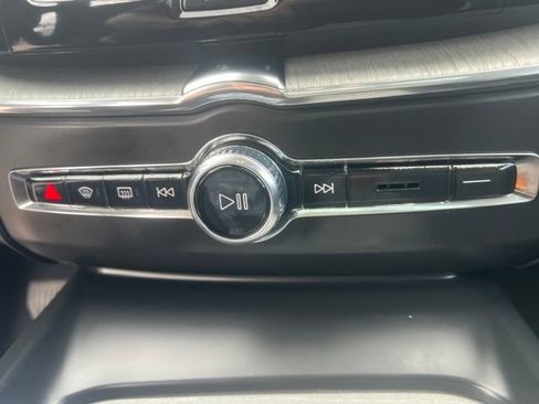 Used 2025 Volvo XC60 B5 Ultra w/ Protection Package Premier AWD/4WD image 22