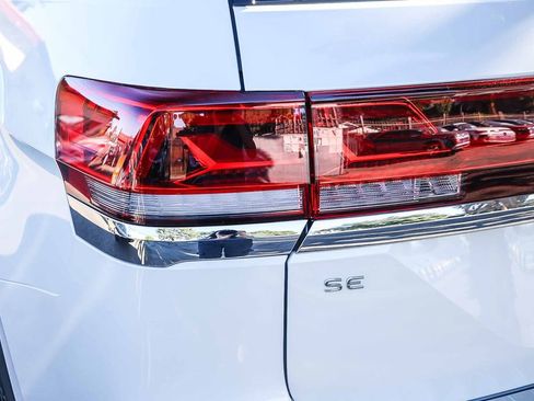 New 2026 Volkswagen Atlas SE image 9