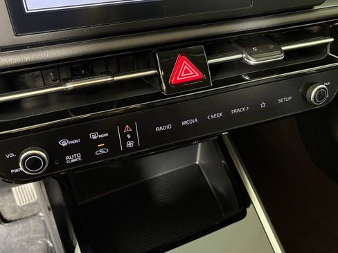 New 2026 Kia Niro LX FWD image 28