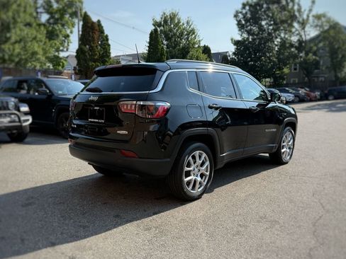 Used 2023 Jeep Compass Latitude AWD/4WD image 8
