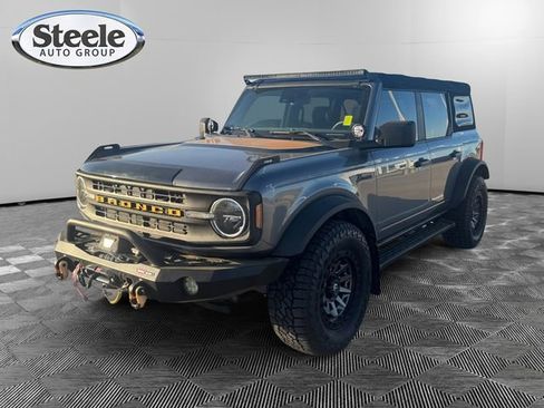 Used 2021 Ford Bronco Base image 1