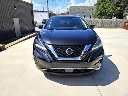Used 2019 Nissan Murano S image 2