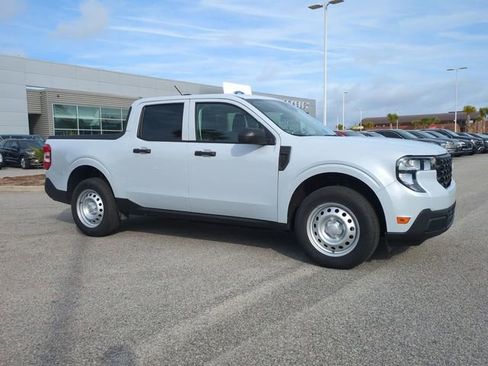 Used 2025 Ford Maverick XL w/ Equipment Group 101A image 2