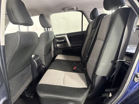 Used 2017 Toyota 4Runner SR5 AWD/4WD image 19