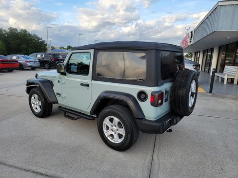 Used 2023 Jeep Wrangler Sport AWD/4WD image 3