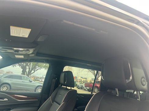 Used 2023 Cadillac Escalade ESV Premium Luxury w/ Performance Package image 10