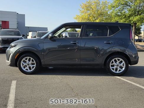 Used 2025 Kia Soul LX w/ LX Technology Package FWD image 2
