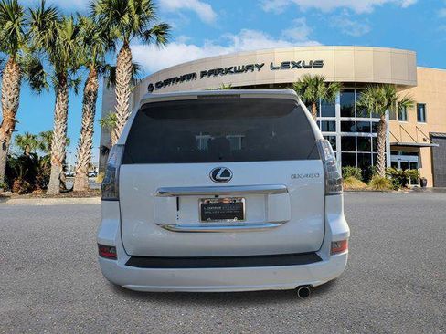 Certified 2022 Lexus GX 460 Premium w/ Premium Package AWD/4WD image 5