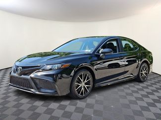 Used 2023 Toyota Camry SE FWD video 3