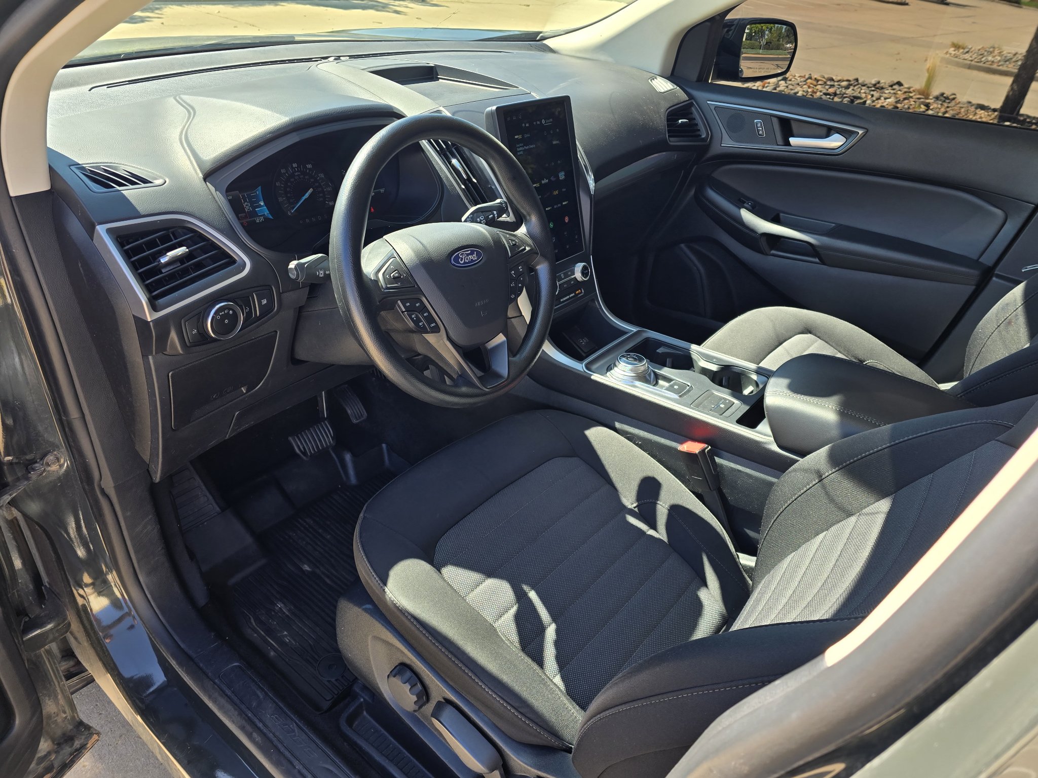 Used 2024 Ford Edge SE w/ Black Appearance Package AWD/4WD image 25