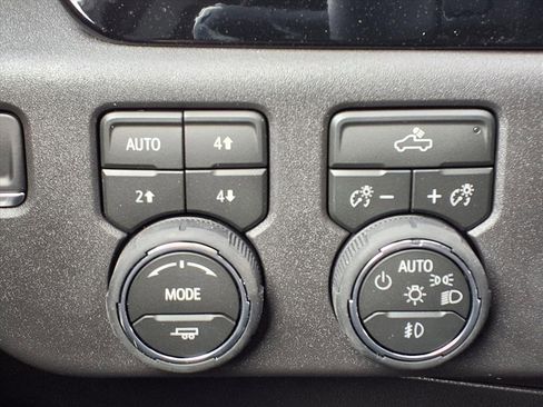 New 2026 Chevrolet Silverado 1500 LT Trail Boss w/ Convenience Package II image 10