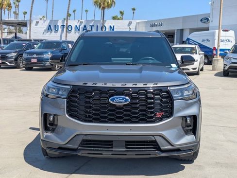Used 2025 Ford Explorer ST AWD/4WD image 2