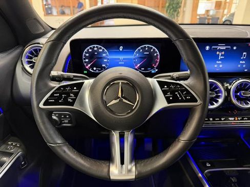 Used 2025 Mercedes-Benz GLB 250 image 12