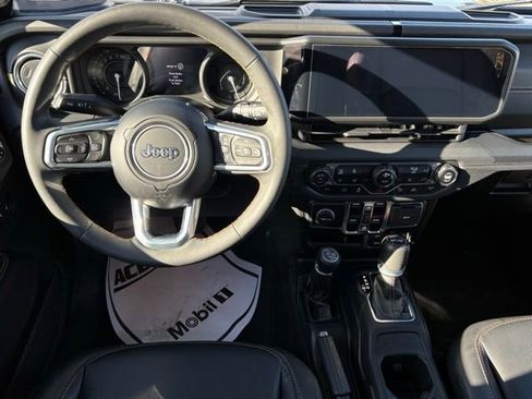 Used 2024 Jeep Wrangler Unlimited Sahara w/ Technology Group image 19