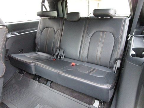 Used 2022 Ford Expedition Max Platinum AWD/4WD image 12