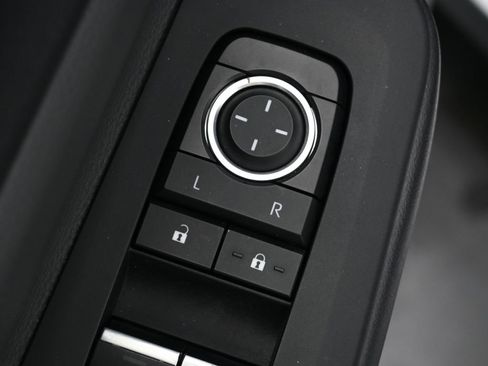 Used 2024 Toyota Prius XLE image 12