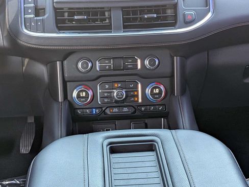 Used 2023 GMC Yukon AT4 AWD/4WD image 24
