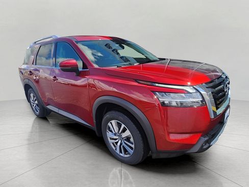 Used 2022 Nissan Pathfinder SL image 1