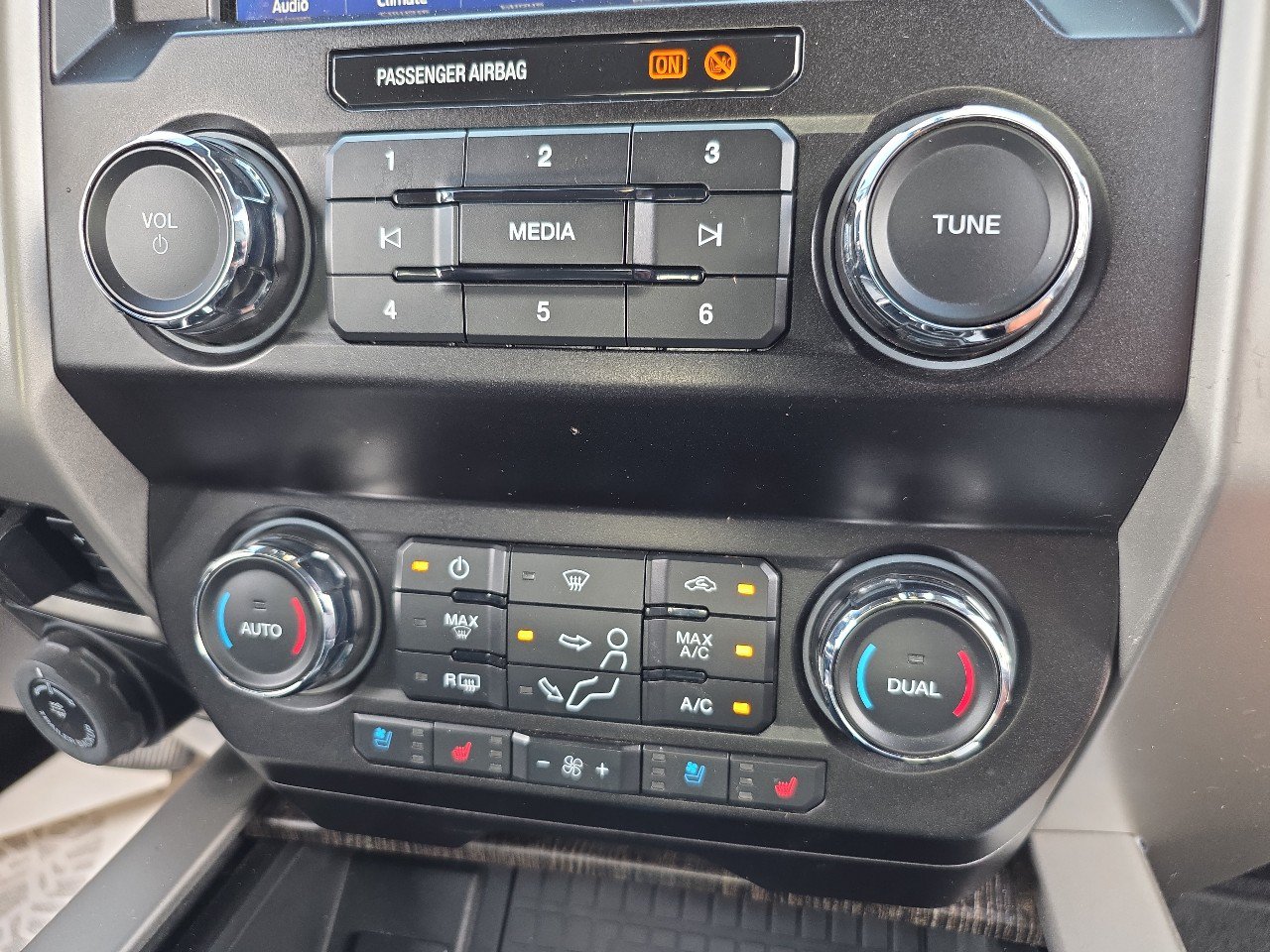Certified 2020 Ford F250 Lariat AWD/4WD image 5