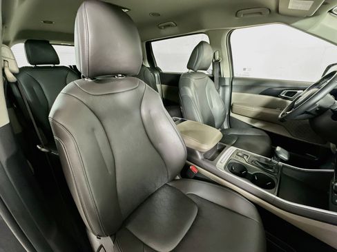 Certified 2026 Kia Carnival FWD image 28