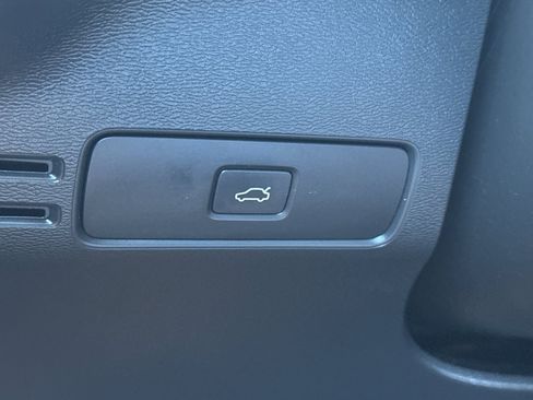 Certified 2023 Volvo XC40 Recharge Plus AWD/4WD image 32