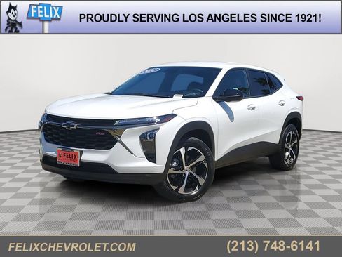 Used 2026 Chevrolet Trax RS w/ Driver Confidence Package FWD image 1