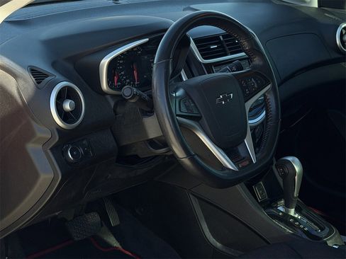 Used 2020 Chevrolet Sonic LT w/ Convenience Package image 11