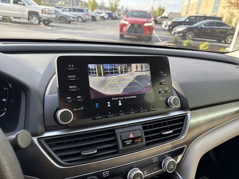 Used 2019 Honda Accord LX image 24