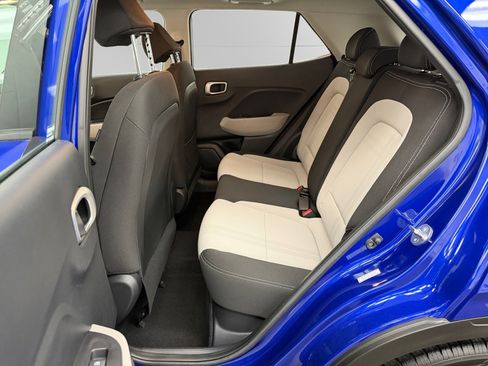 Used 2023 Hyundai Venue SEL w/ Cargo Package FWD image 13