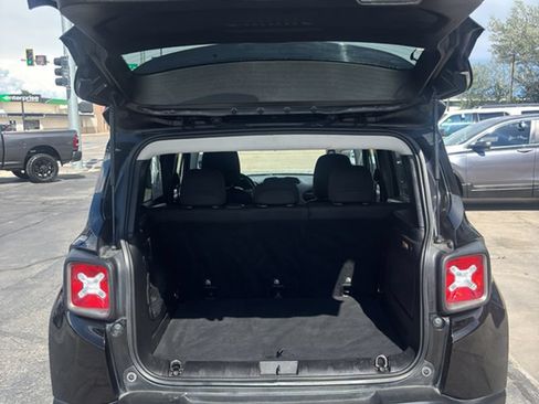 Used 2016 Jeep Renegade 75th Anniversary FWD image 8