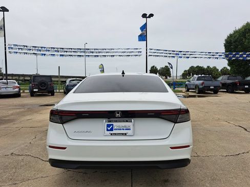 Used 2025 Honda Accord SE image 6