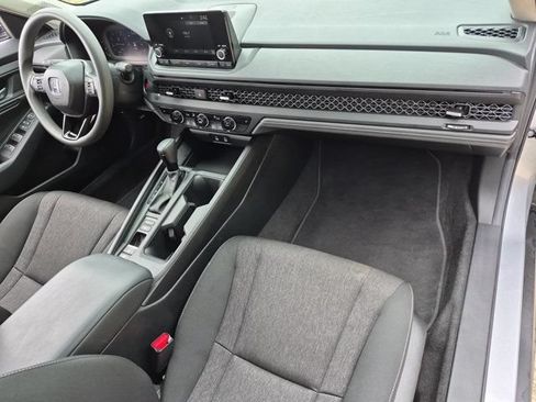 Used 2025 Honda Accord SE image 31