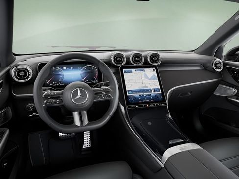 Used 2026 Mercedes-Benz GLC 300 image 2