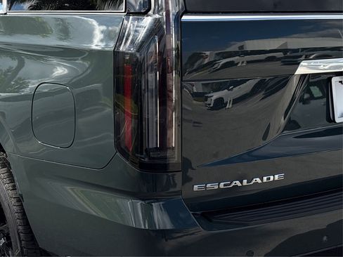 New 2026 Cadillac Escalade Luxury image 15