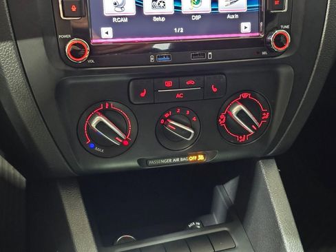 Used 2012 Volkswagen Jetta SE image 14