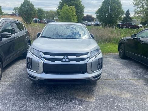 Used 2024 Mitsubishi Outlander Sport SE AWD/4WD image 2