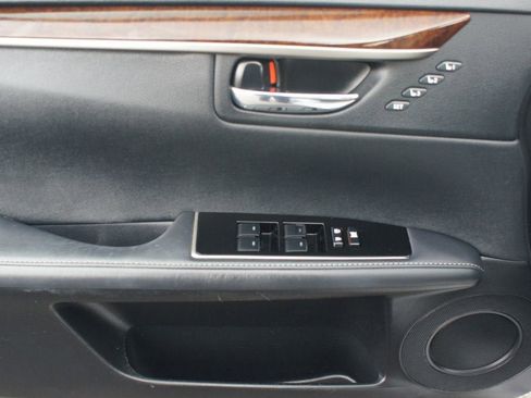 Used 2016 Lexus ES 350 w/ Navigation System Package image 21