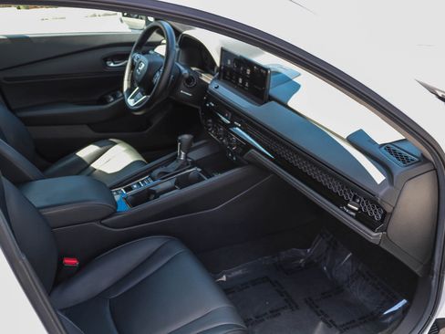 Used 2025 Honda Accord Touring image 18