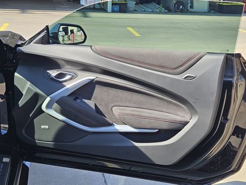 Used 2018 Chevrolet Camaro ZL1 RWD image 9
