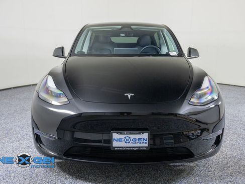 Used 2023 Tesla Model Y Long Range AWD/4WD image 2