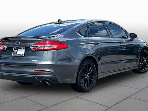 Used 2019 Ford Fusion SE w/ Equipment Group 151A FWD image 13