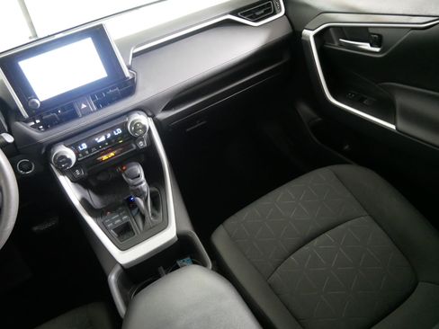 Used 2023 Toyota RAV4 XLE AWD/4WD image 11