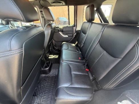 Used 2014 Jeep Wrangler Unlimited Sahara w/ Max Tow Package AWD/4WD image 17
