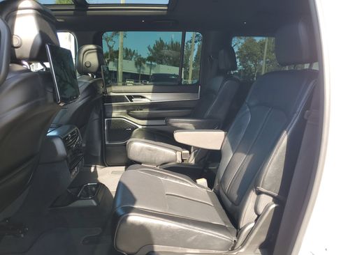 Used 2023 Jeep Wagoneer Series II image 15