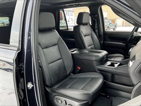 Used 2023 Chevrolet Tahoe Z71 w/ Luxury Package AWD/4WD image 7