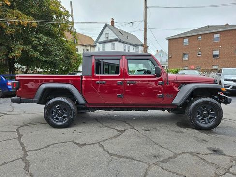 Used 2022 Jeep Gladiator Sport image 6
