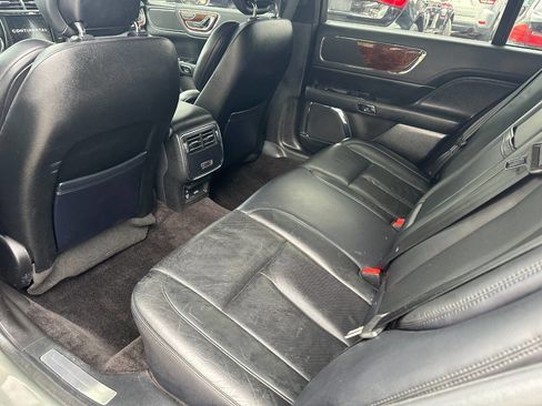 Used 2017 Lincoln Continental Select w/ Climate Package image 13