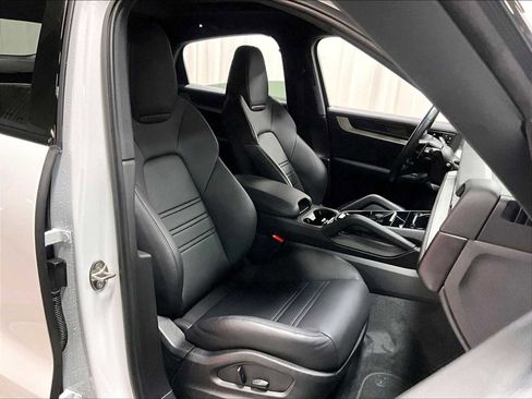 Used 2024 Porsche Cayenne S image 30